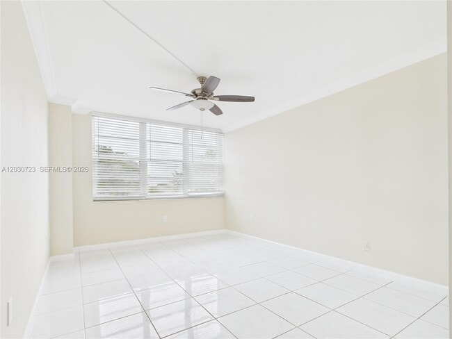 Building Photo - 1300 St Charles Pl