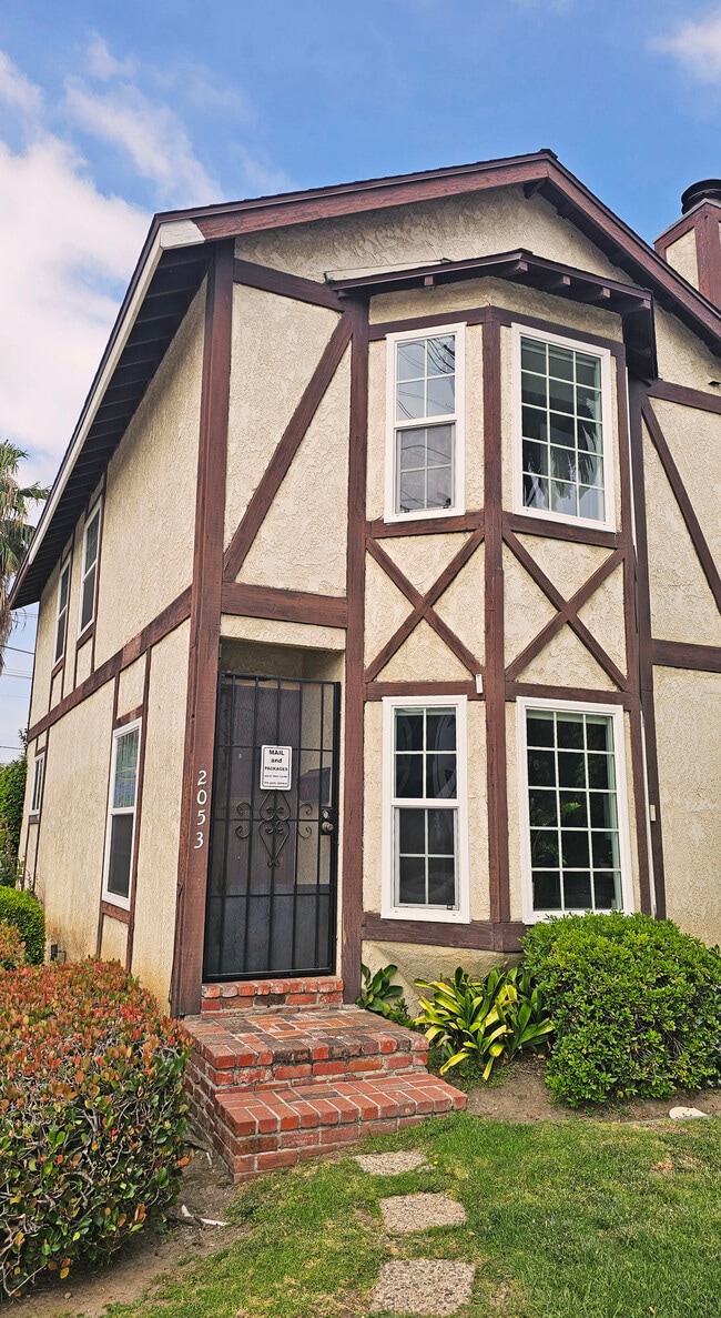 Building Photo - 2053 Barry Ave