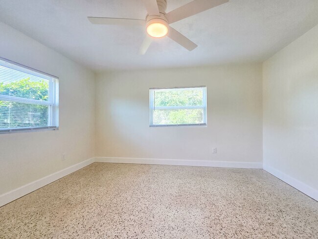 Building Photo - Beautiful 4/2 in Fairbanks Park