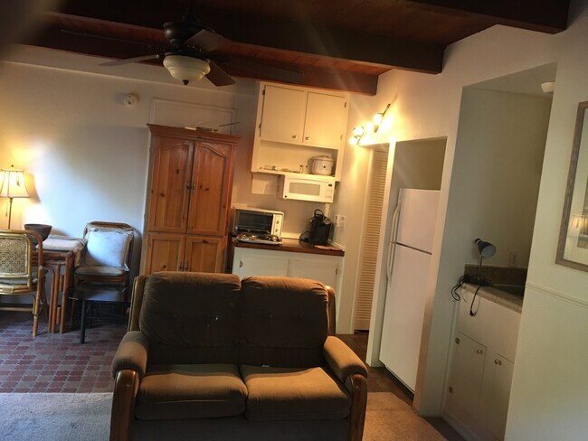 Building Photo - Dickman (740)