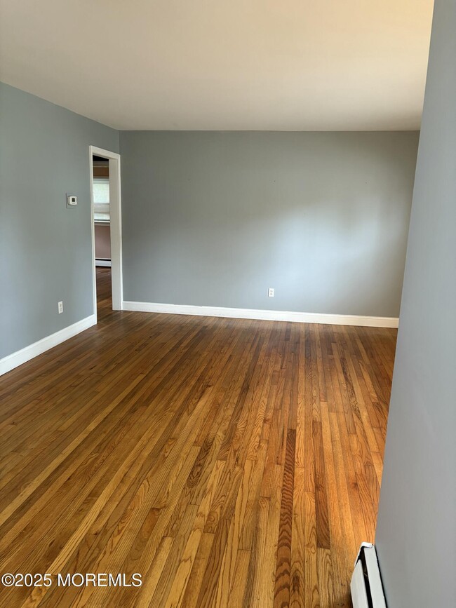 Building Photo - 609 Cable Ave