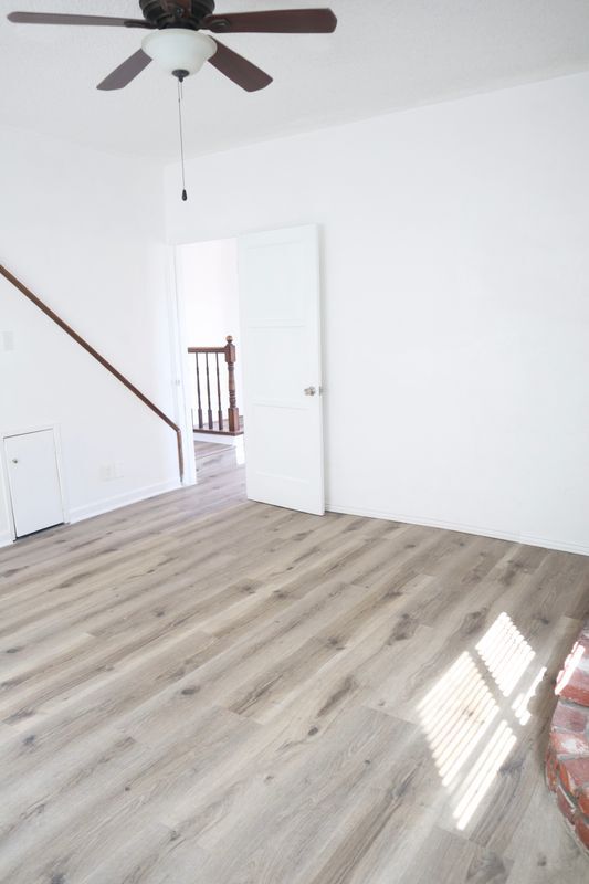 Building Photo - 11728 Massinger St