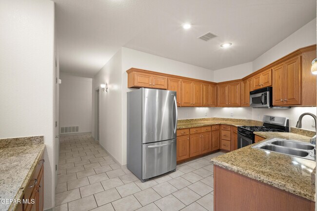 Building Photo - 5939 Bandolero Dr