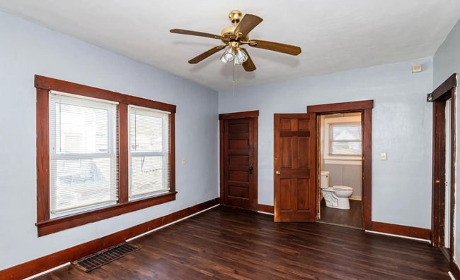 Building Photo - 44 S Harbine Ave