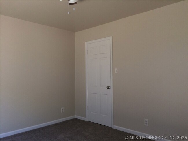 Building Photo - 4912 S Knoxville Pl