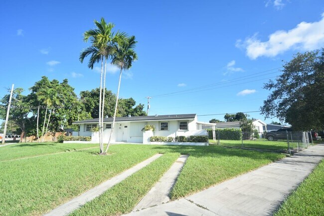 Building Photo - 18601 SW 97th Ct