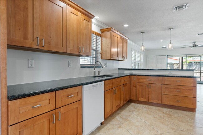 Building Photo - 3697 Holly Dr