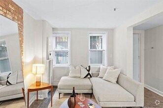 Building Photo - 98 Bright St