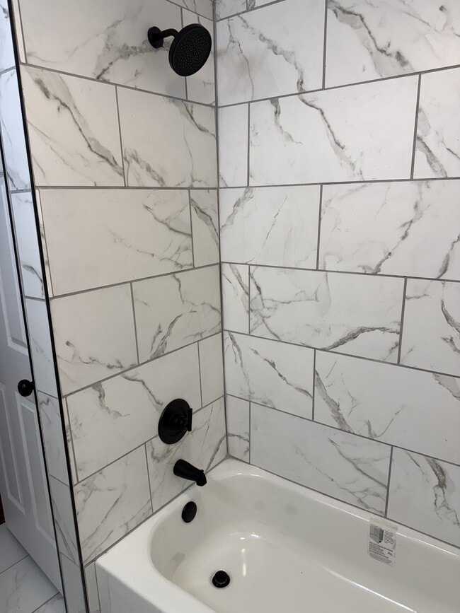 Building Photo - 239 Jenks St