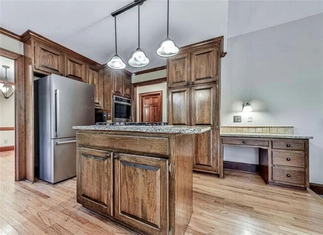 Building Photo - Spacious 5BR House in Snellville