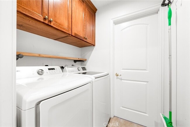 Building Photo - 5892 Meadowlark Dr