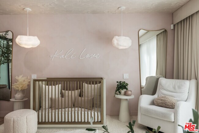 Building Photo - 4516 Del Moreno Dr