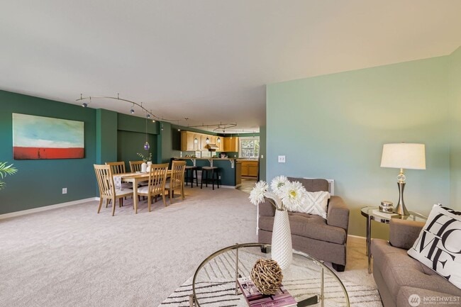 Building Photo - 3Bd/3.5Ba Seattle Townhouse