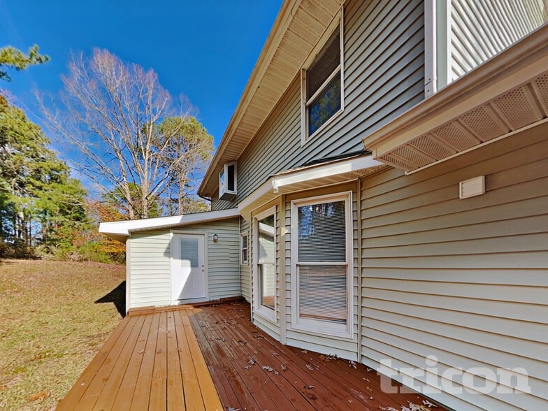 Building Photo - 145 Wispy Willow Dr