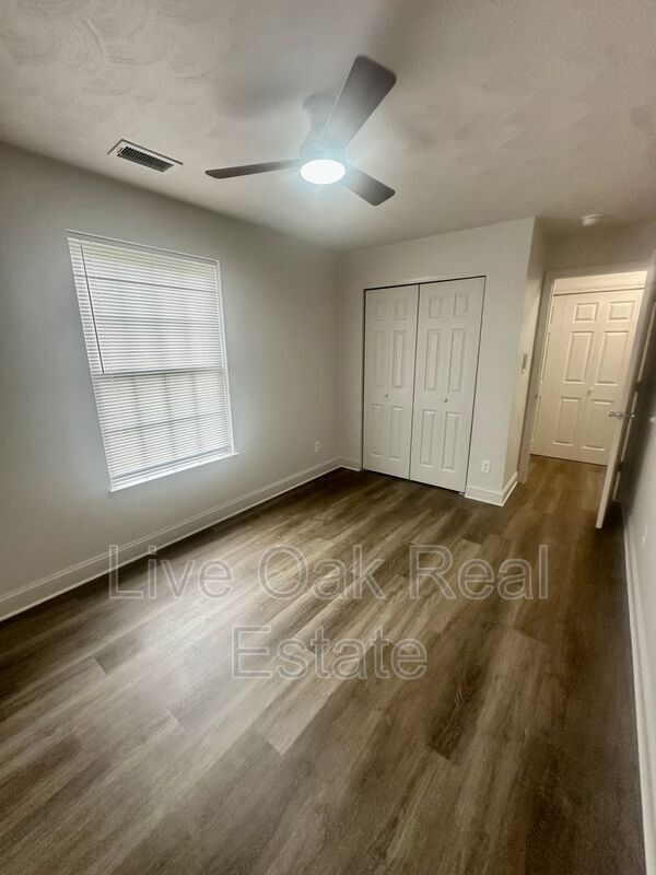 Building Photo - 1604 Parks Ave