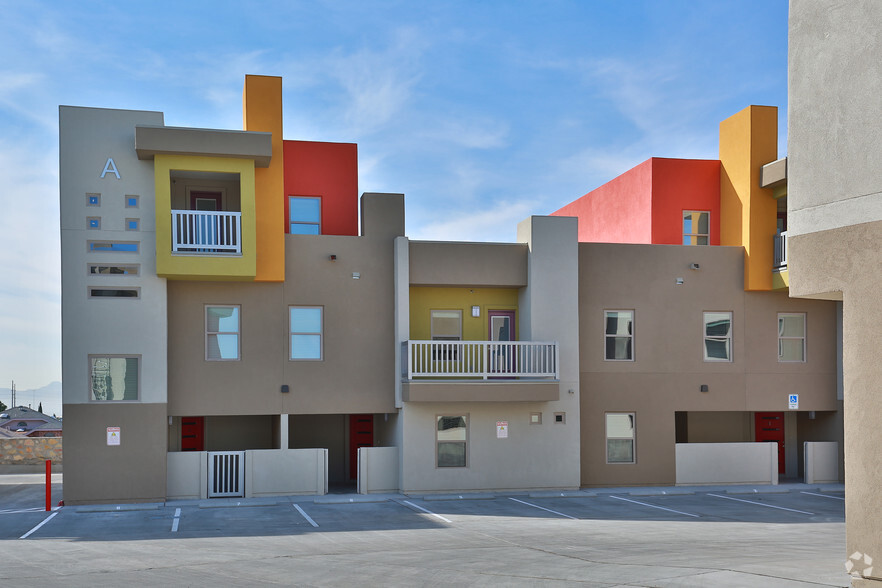 Primary Photo - Moderno Village Apartments and Town Homes