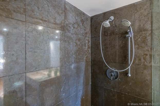 Building Photo - 475 Brickell Ave