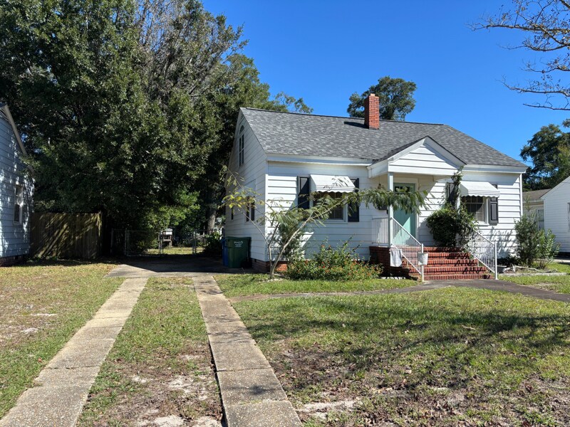 Building Photo - 2141 Van Buren St