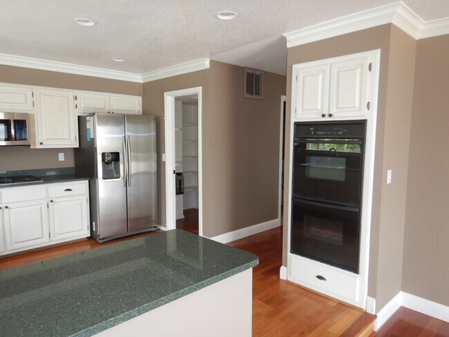 Building Photo - Panoramic Views from Caughlin Ranch