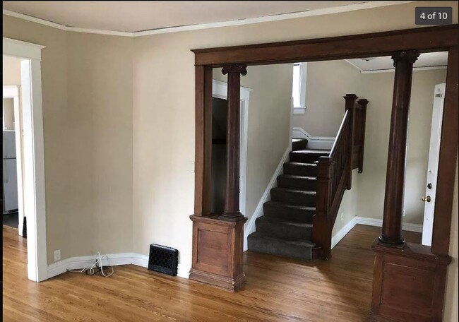 Living Room Foyer Area - 1026 N Elmwood Ave