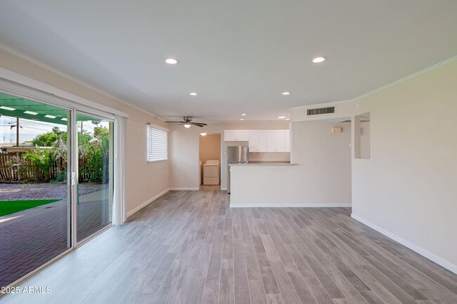 Building Photo - 1851 N 80th Pl