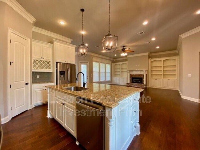 Building Photo - 15 Rescue Hill Cir