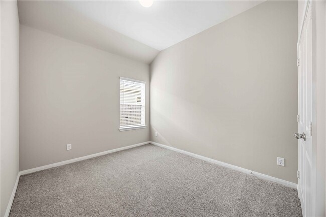 Building Photo - 3919 Sugardale St