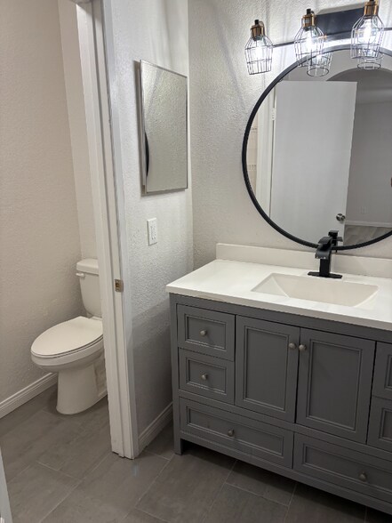 Building Photo - 2200 S Fort Apache Rd