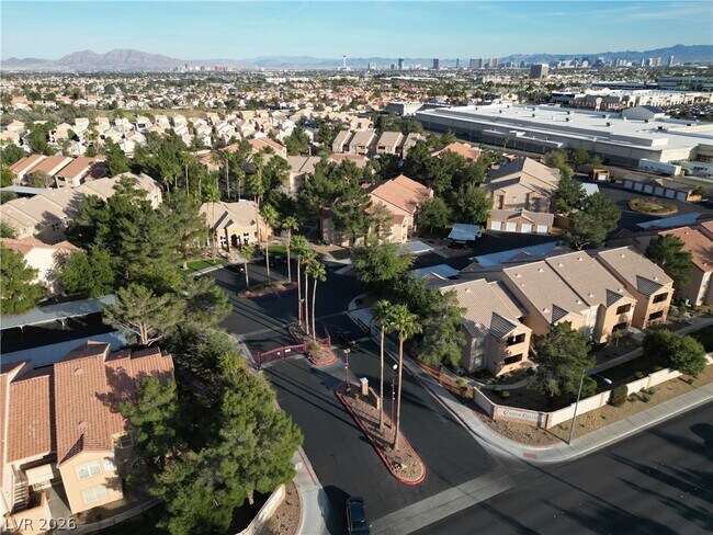 Building Photo - 1150 N Buffalo Dr