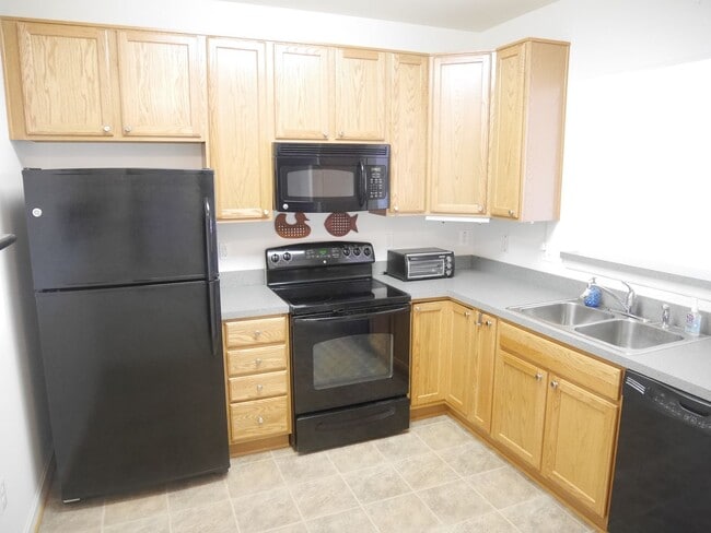 Building Photo - Two Bedroom, Two Bathroom Condo- 55 Plus Community