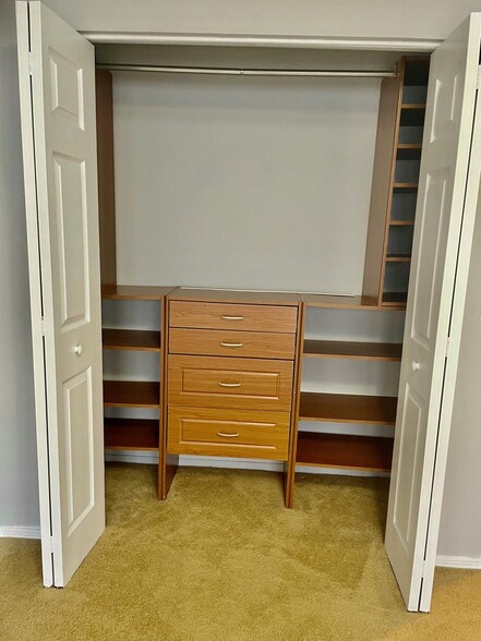 Building Photo - 403 4th Ln