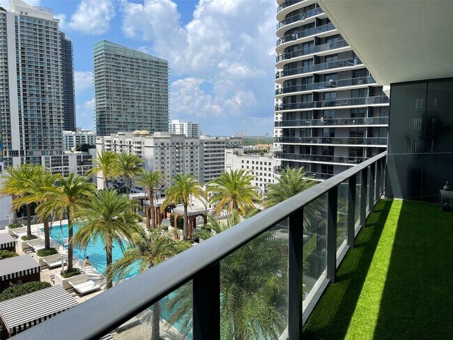Building Photo - 801 S Miami Ave