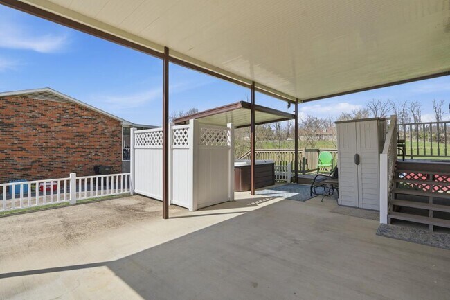 Building Photo - 392 Minga Rd