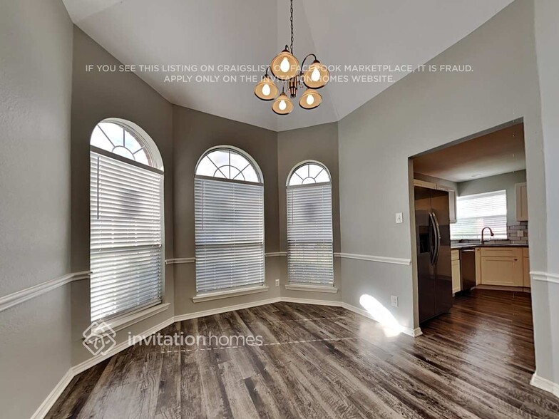 Building Photo - 726 W Willow Oak Dr