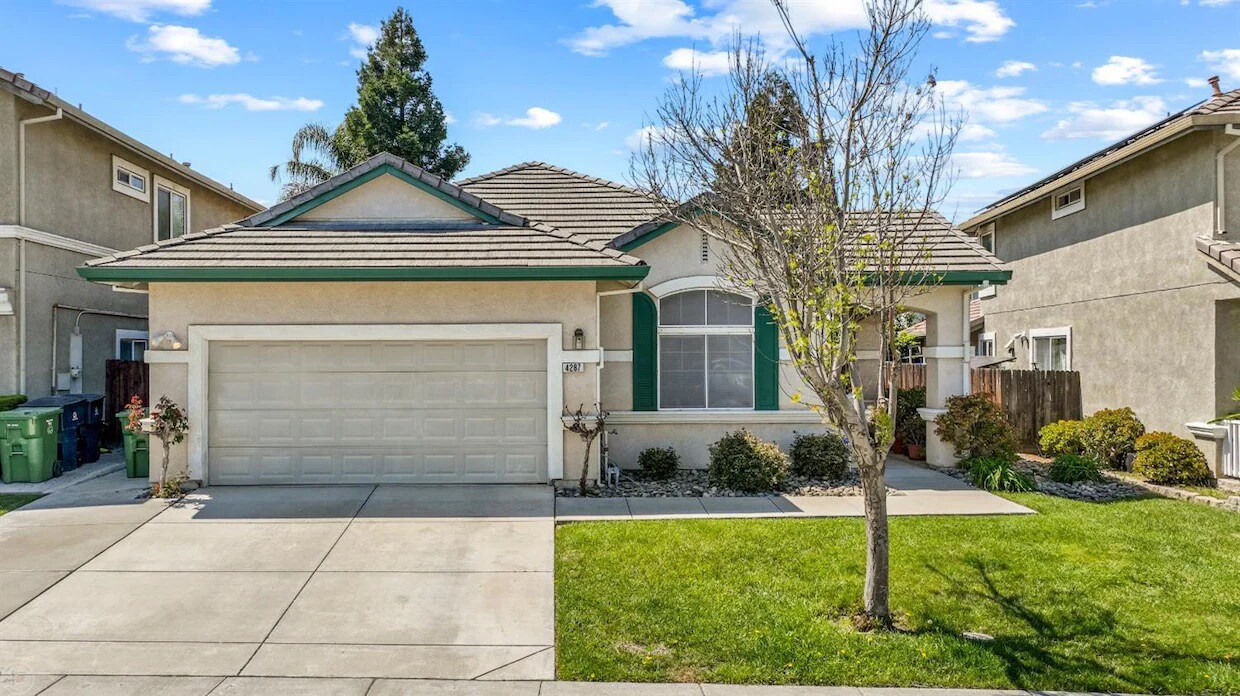 Building Photo - 4287 Windsong Dr