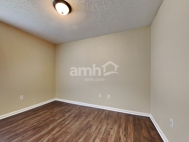 Building Photo - 9575 Stratham Ct