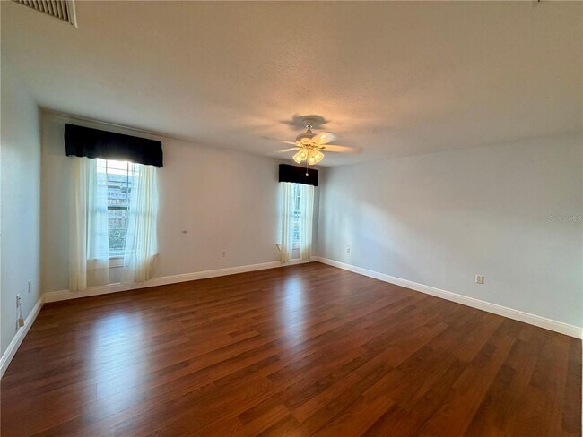 Building Photo - 1020 2nd Ave NW