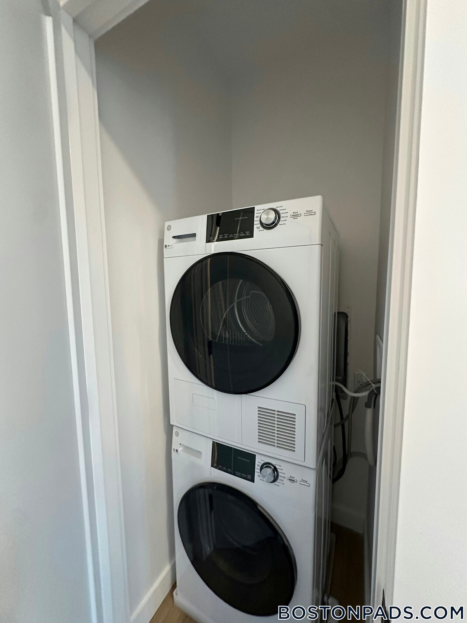 Building Photo - 199 Gardner St