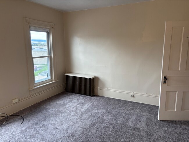 Building Photo - 435 1st Ave