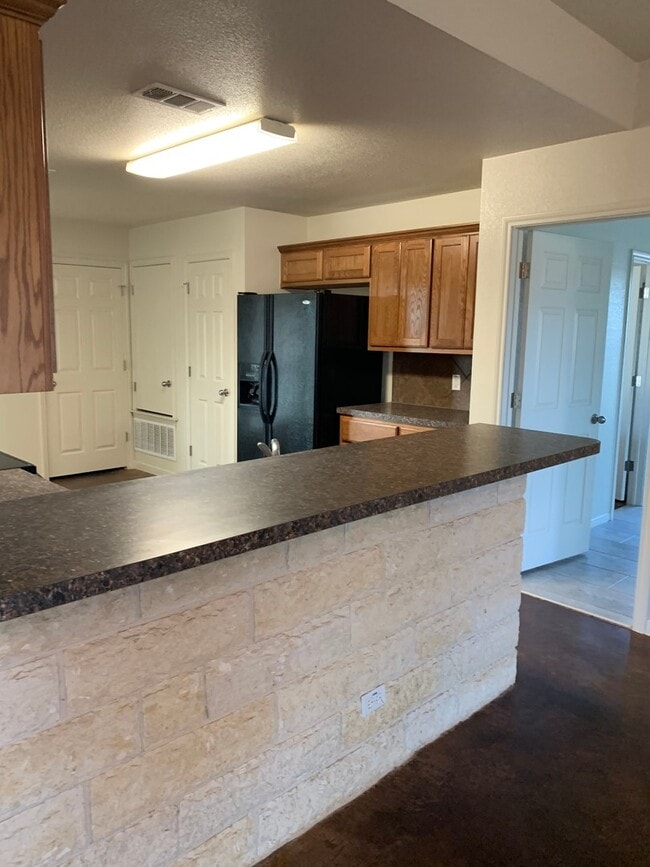Building Photo - 4 Bdrm 2.25 Bath in Copperas Cove