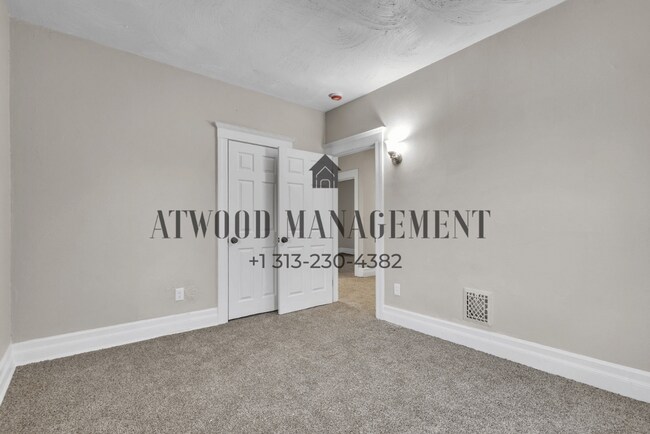 Building Photo - This beautifully updated 3-bedroom, 1-bath single-family home is ready for move-in!