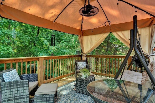 Building Photo - 1865 Weston Pl NW