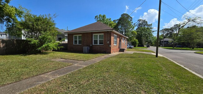 Building Photo - Murray Hill Home  3 Bed 1 Bath