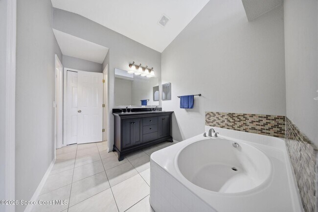 Building Photo - 1116 Myrtle Lake View Dr
