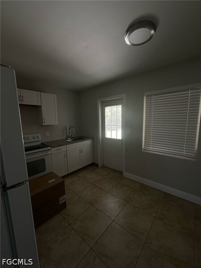 Building Photo - 330 Palmetto Dr