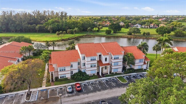 Building Photo - 3310 Pinewalk Dr N