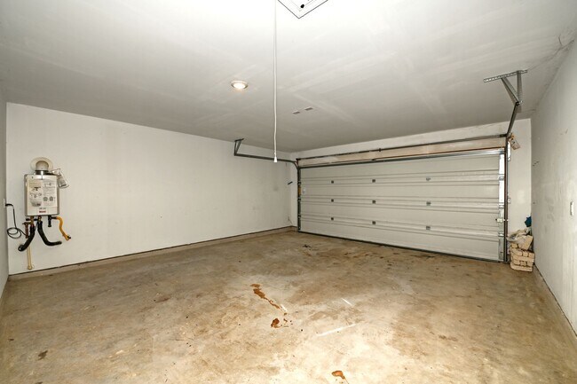 Building Photo - 7927 Dovers Den