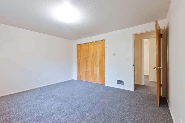 Building Photo - 3 Bed 2 Bath Home in Rexburg