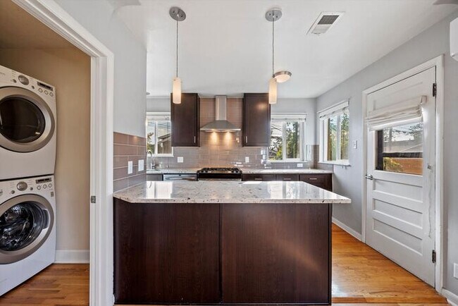 Building Photo - 2-Bedroom Denver Apartment | In-Unit Laundry + Modern Kitchen