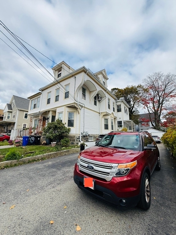 Building Photo - 165 Summer St